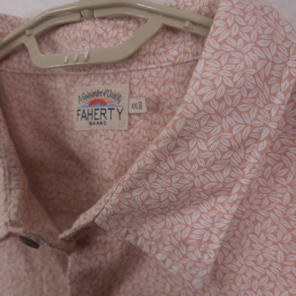 Faherty Short Sleeve Button Down Mens XXL Pink White Leaf Tropical Shirt
